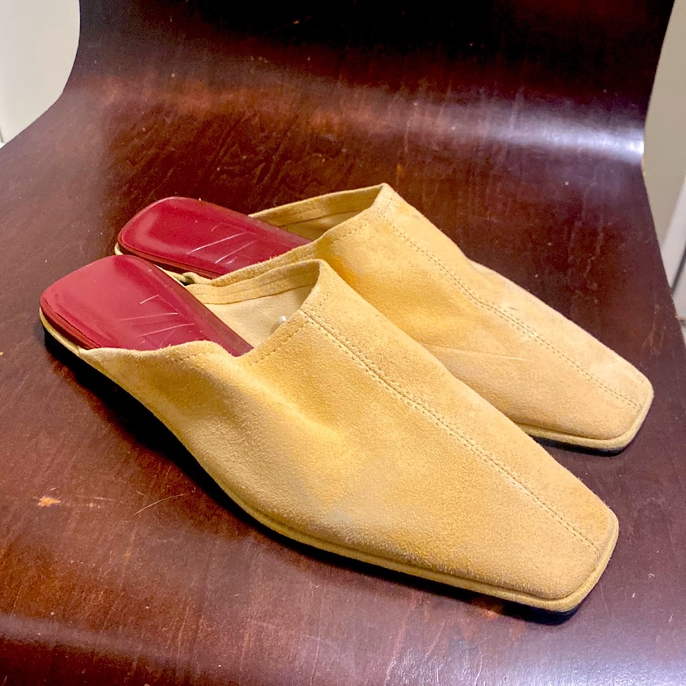 Flat shoes